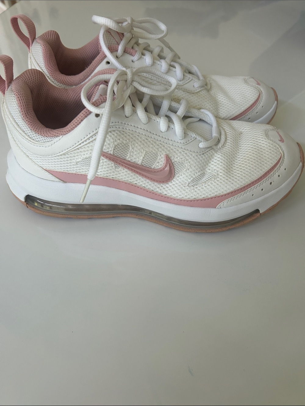 Nike Women’s White & Light Pink Low-Top Air-Cushioned Sneakers